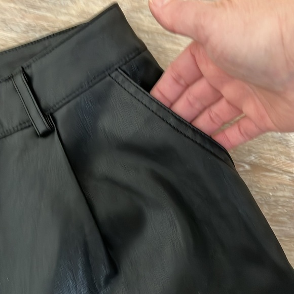 New Look Womens Pants Black Faux Leather Pleated Pleather Slacks Trousers Size 6 - Picture 4 of 15